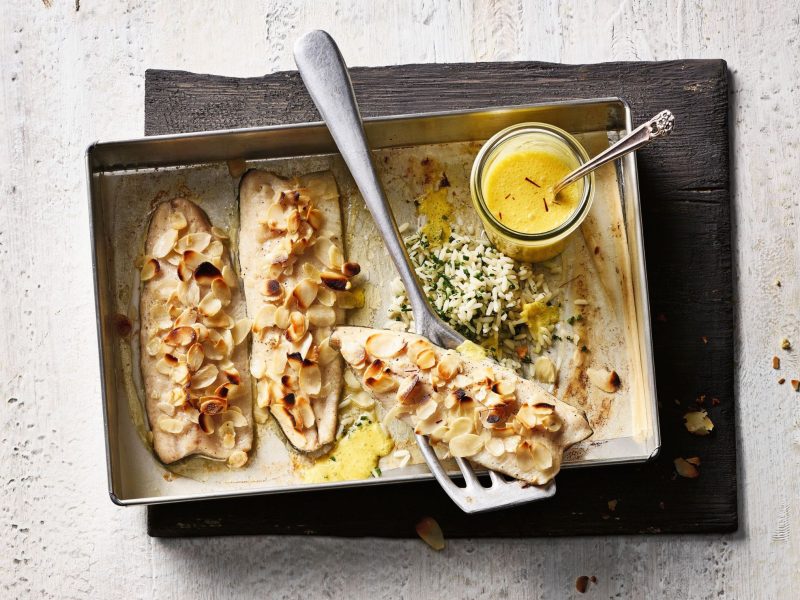Mandelfisch mit Safransauce